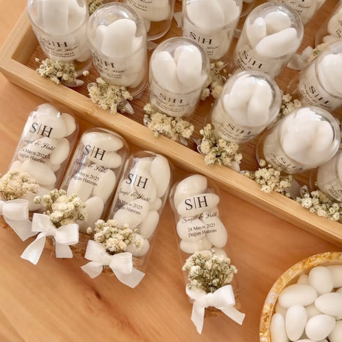 Kırsal tarzda şekerli badem şişeleri