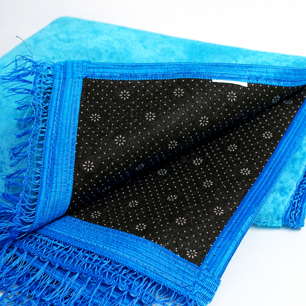 Plain semi-thick blue prayer mat to personalize