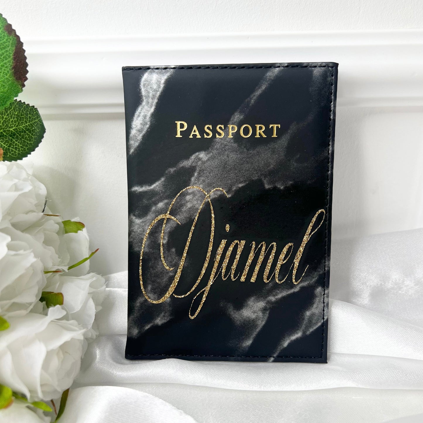 Porta pasaporte de mármol negro