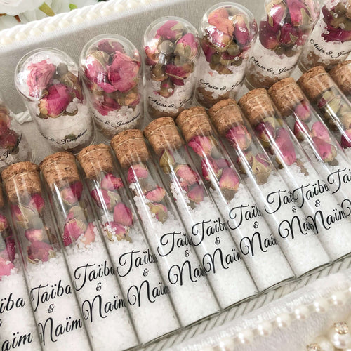 قوارير الورد المجفف وملح الاستحمام