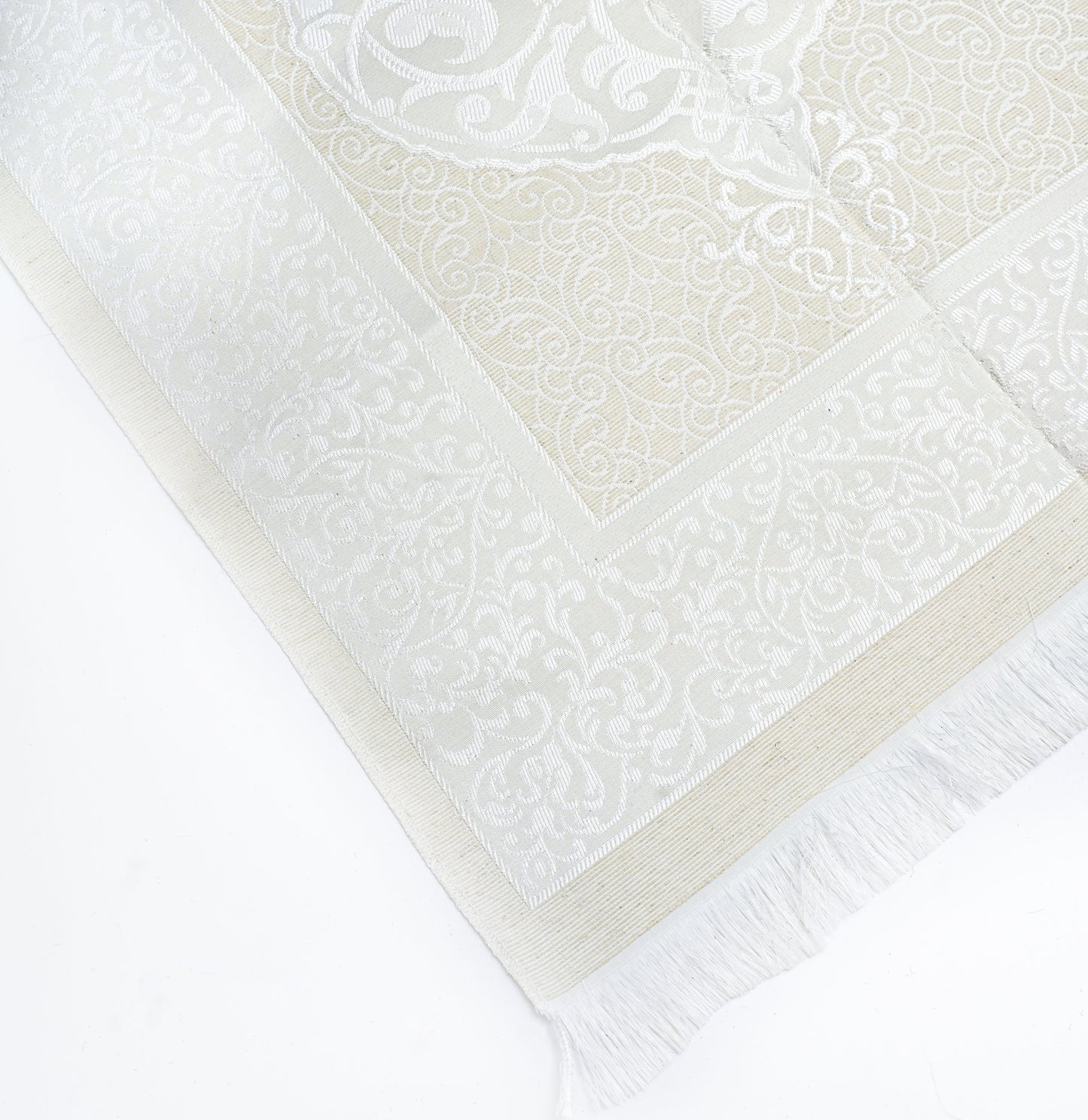 Tapis de prière fin crème.