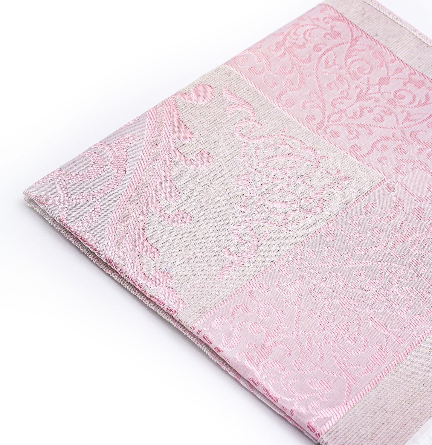 Tapis de prière fin rose.