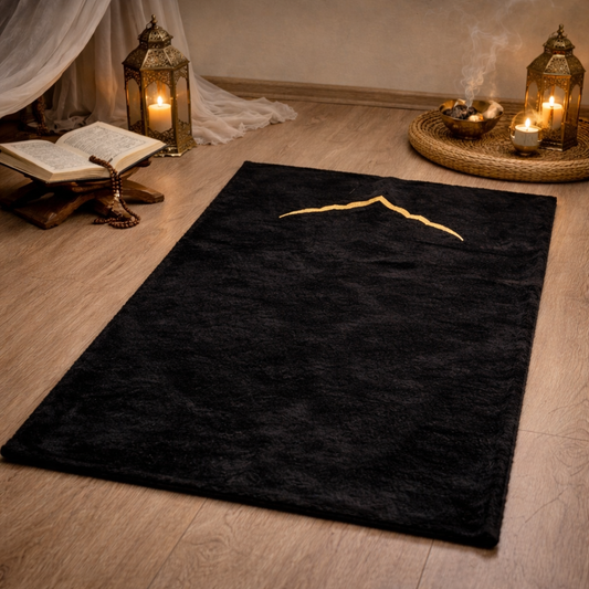 Tapis de Prière Signature noir – Fausse Fourrure Épaisse